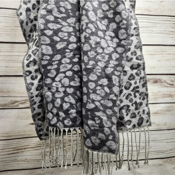 Collectioneighteen Gray Leopard Print Scarf Fall Winter OS - Picture 3 of 9